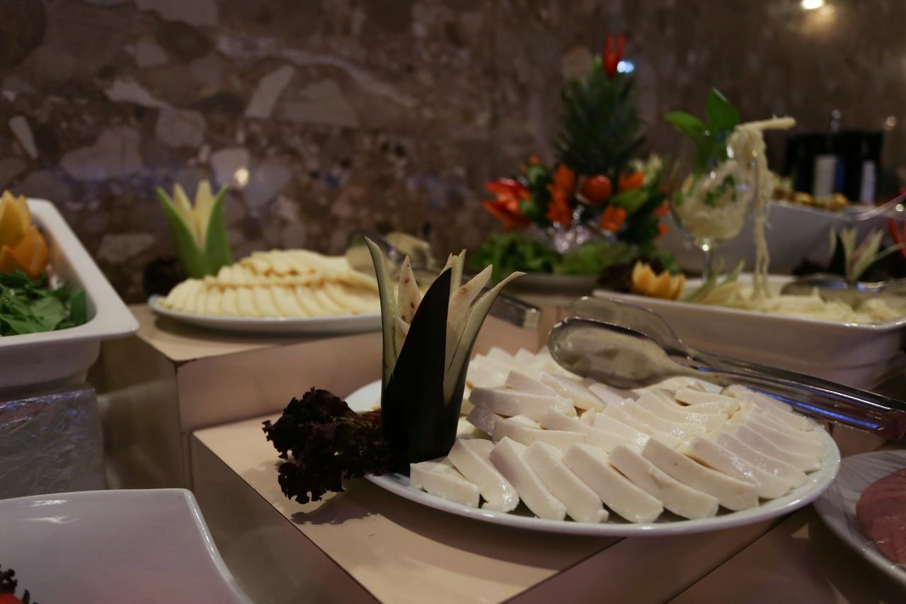 Sivas Bueyuek Hotel Luaran gambar